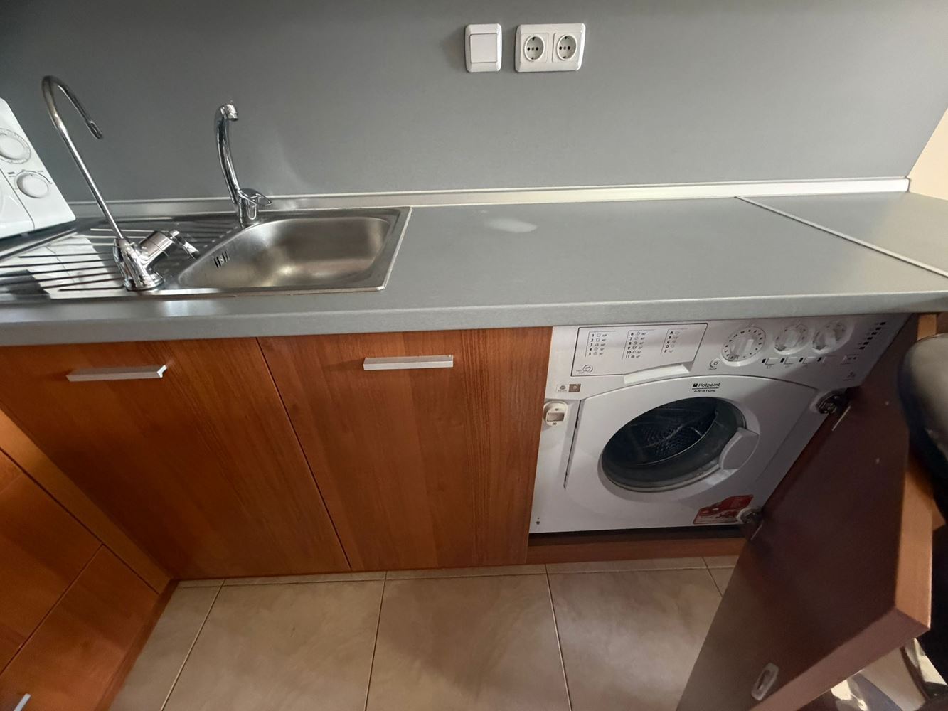 Przestronne studio 200 metrów od plaży w Świętym Własie – w pełni umeblowane i gotowe do użytkowania