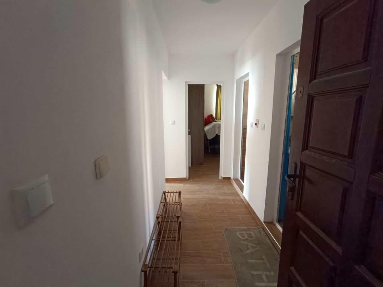 Apartament z dwiema sypialniami i widokiem na morze bez opłaty eksploatacyjnej w Swetim Własie