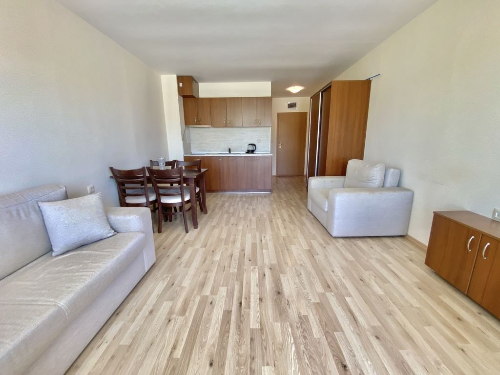 Funkcjonalne studio z widokiem na Stara Płaninę – Słoneczny Brzeg, północna część, 500 m od plaży