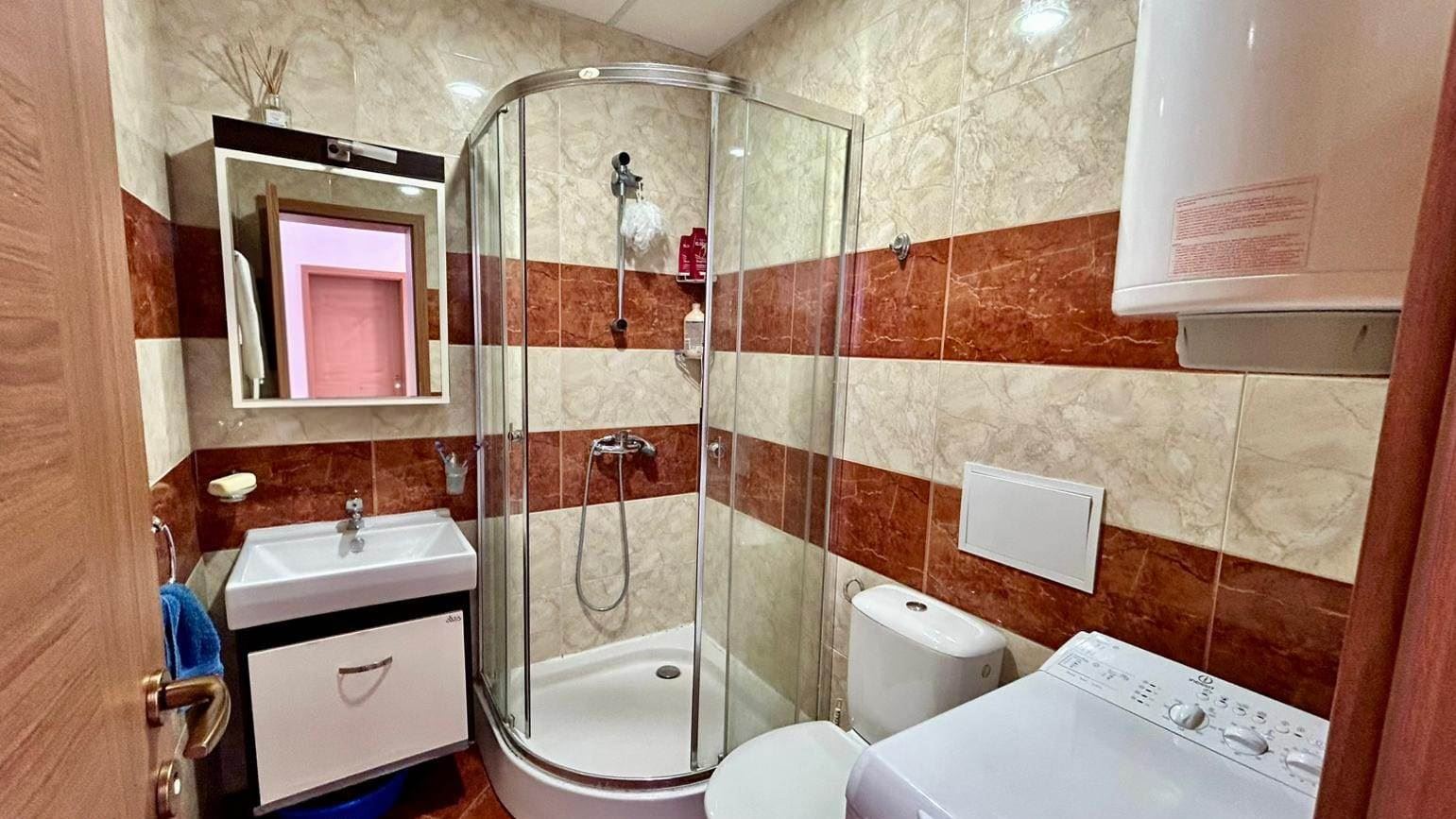 Święty Włas – apartament z trzema sypialniami z bezpośrednim panoramicznym widokiem na morze w kompleksie przy samej plaży