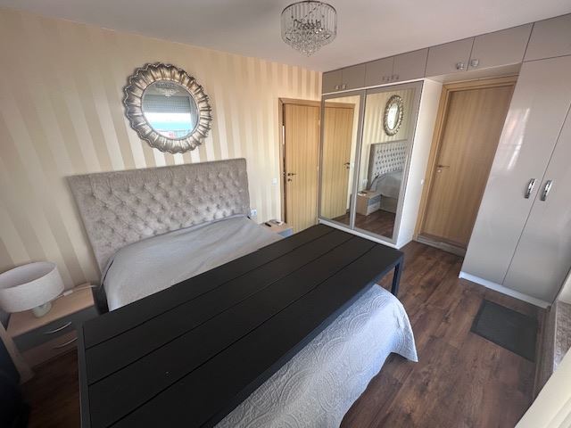 Penthouse z panoramicznym widokiem na morze i prywatnym dostępem do plaży w Sveti Vlas