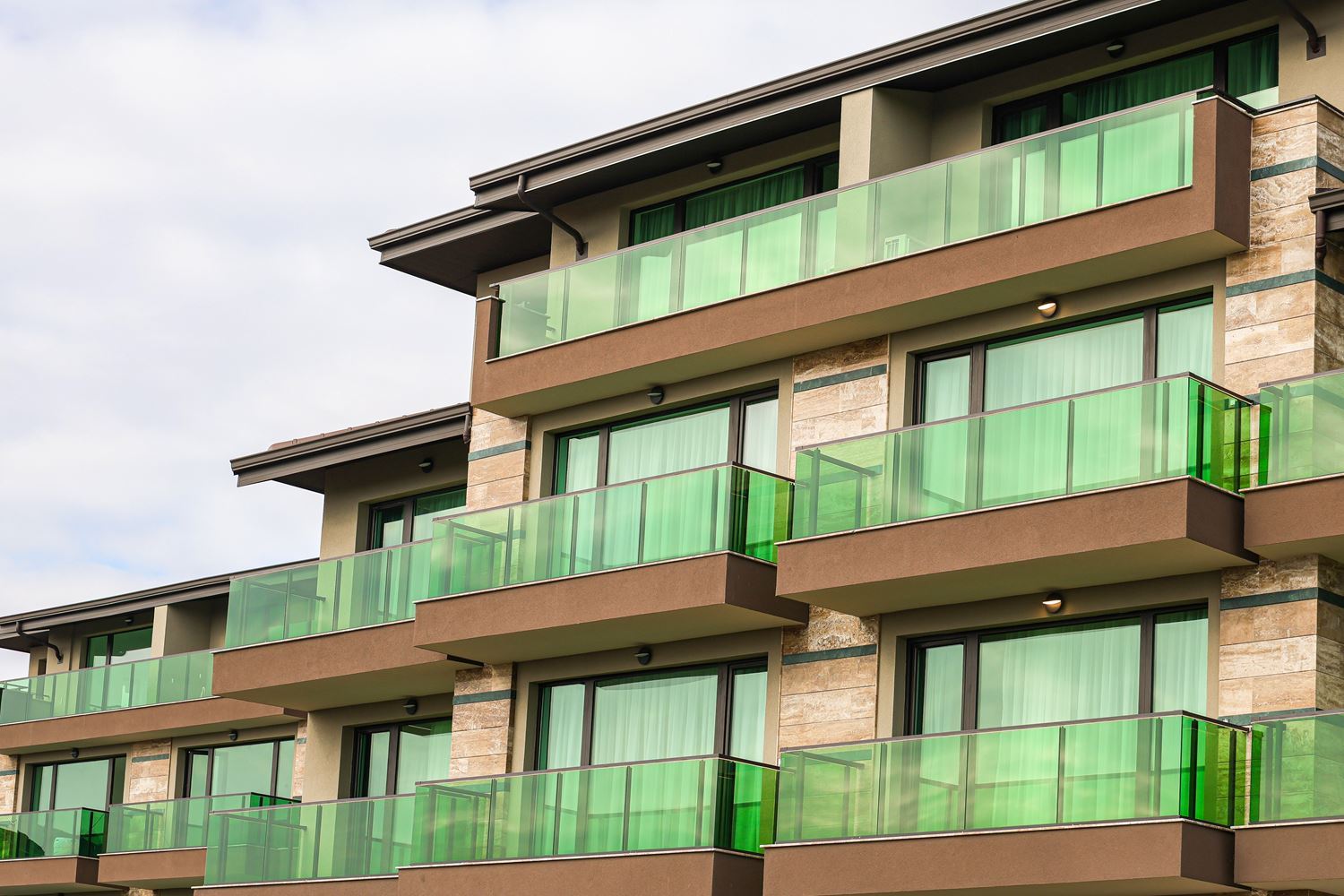 Apartament z dwiema sypialniami i panoramicznym widokiem na morze w spokojnym, zielonym kompleksie w Słonecznym Brzegu