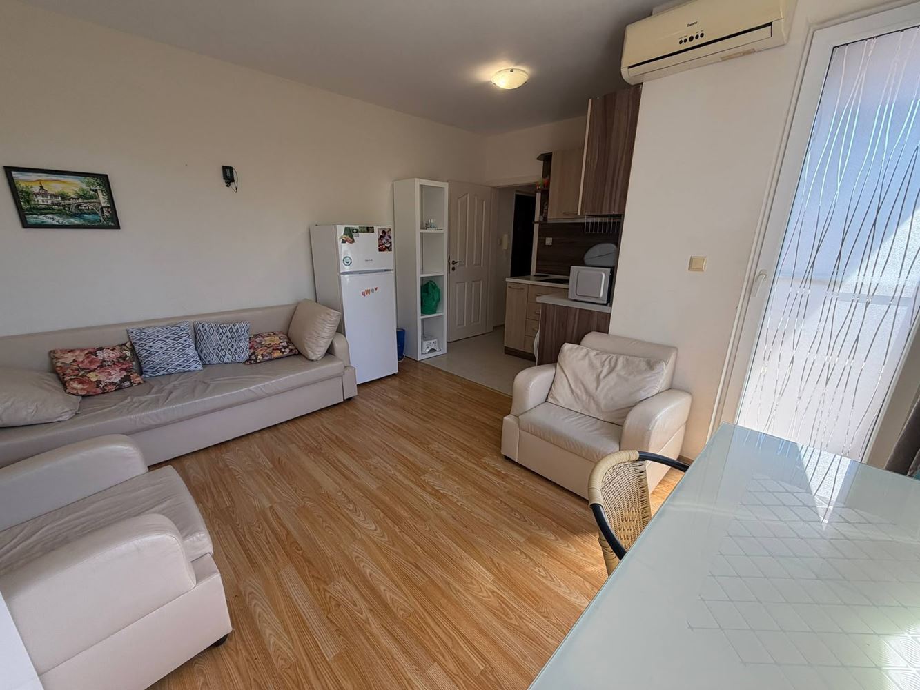  Apartament z jedną sypialnią w sercu Rawdy – przytulne mieszkanie z widokiem na zieleń