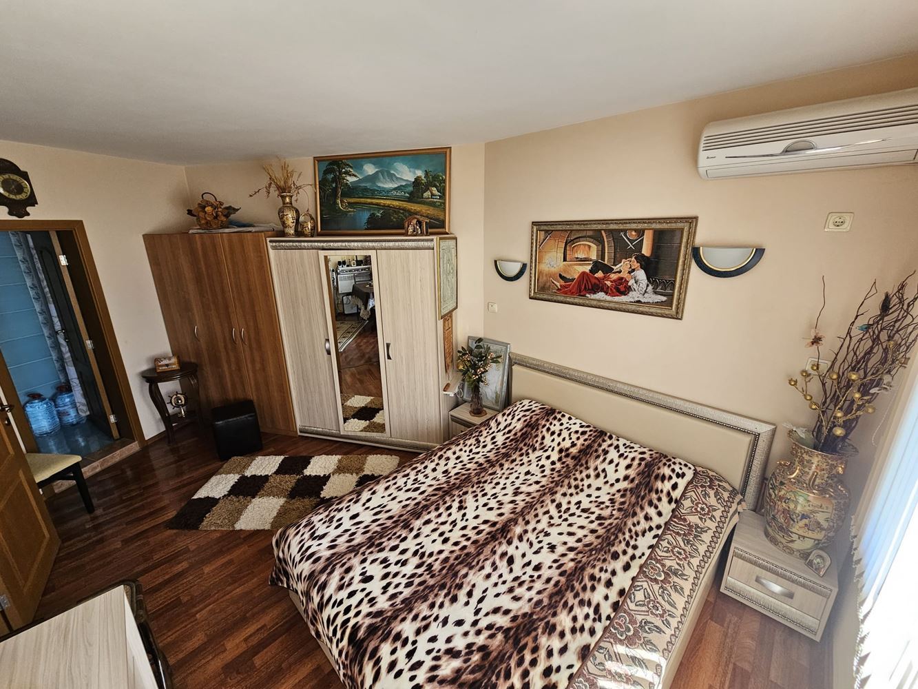 Mieszkanie z jedną sypialnią z widokiem na morze w Świętym Własie – prestiż, komfort i lokalizacja 100 m od plaży. Z miejscem parkingowym w kompleksie