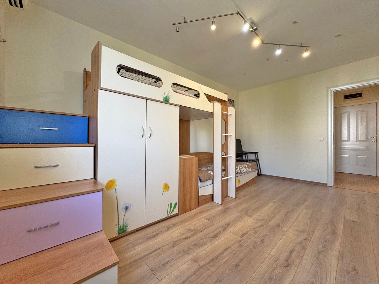 Apartament z dwiema sypialniami w luksusowym kompleksie na pierwszej linii w Świętym Własie
