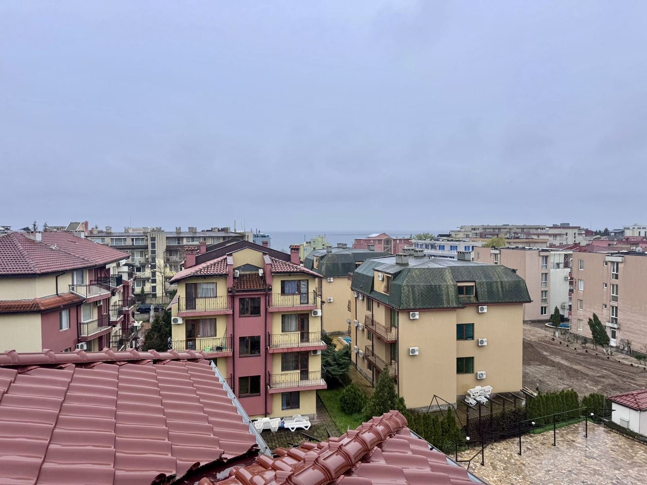 Apartament z jedną sypialnią i panoramicznym widokiem na morze w Nesebyrze – tylko 200 m od plaży, doskonała inwestycja i dom nad morzem