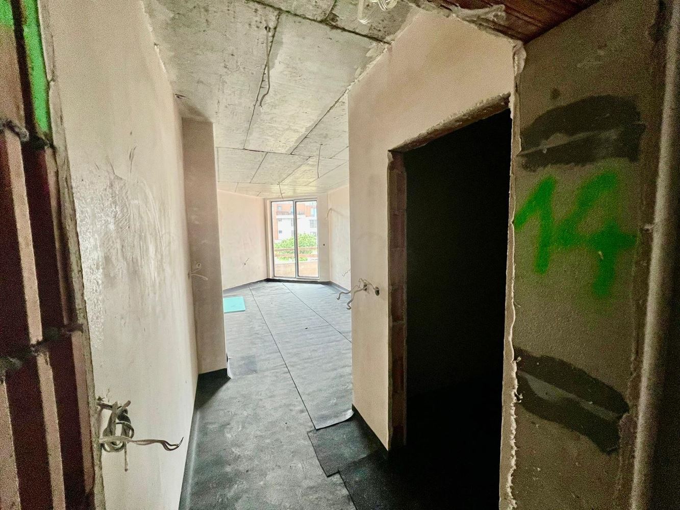 100 metrów od morza w Sarafowie – nowe studio w kompleksie z przestronnymi terenami zielonymi