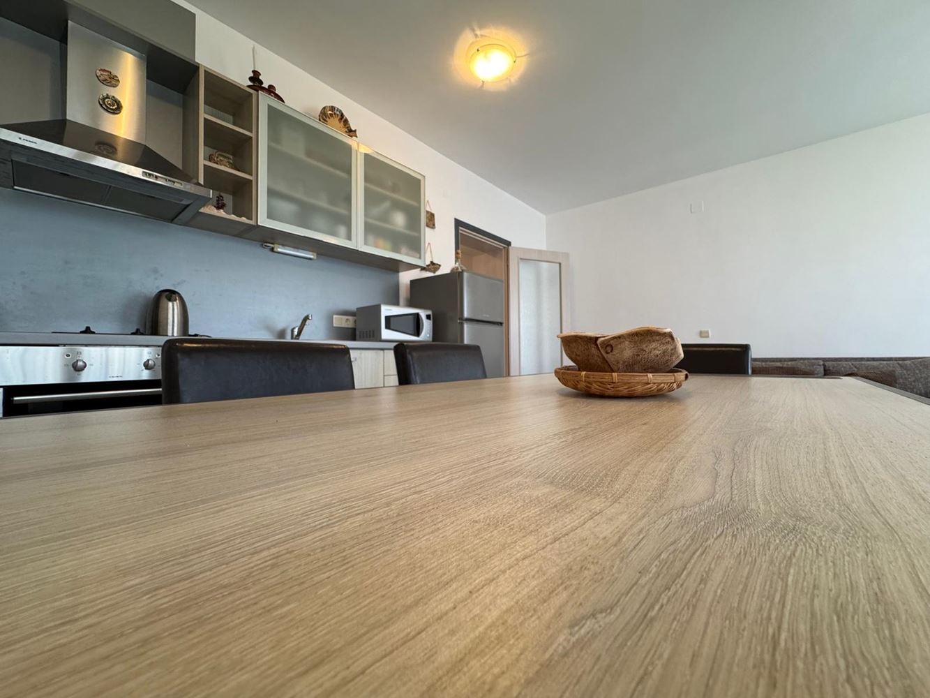 Apartament trzypokojowy z widokiem na morze i prywatną plażą w prestiżowym kompleksie w Czernomorcu