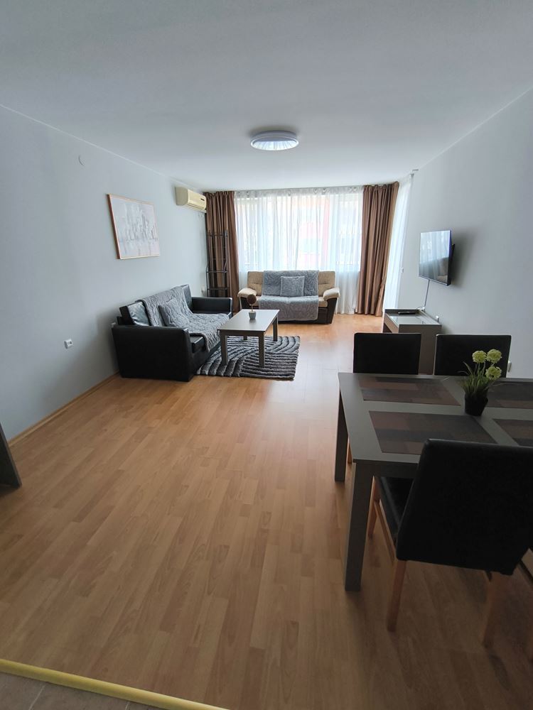 Luksusowy apartament z jedną sypialnią w pierwszej linii brzegowej w Świętym Własie