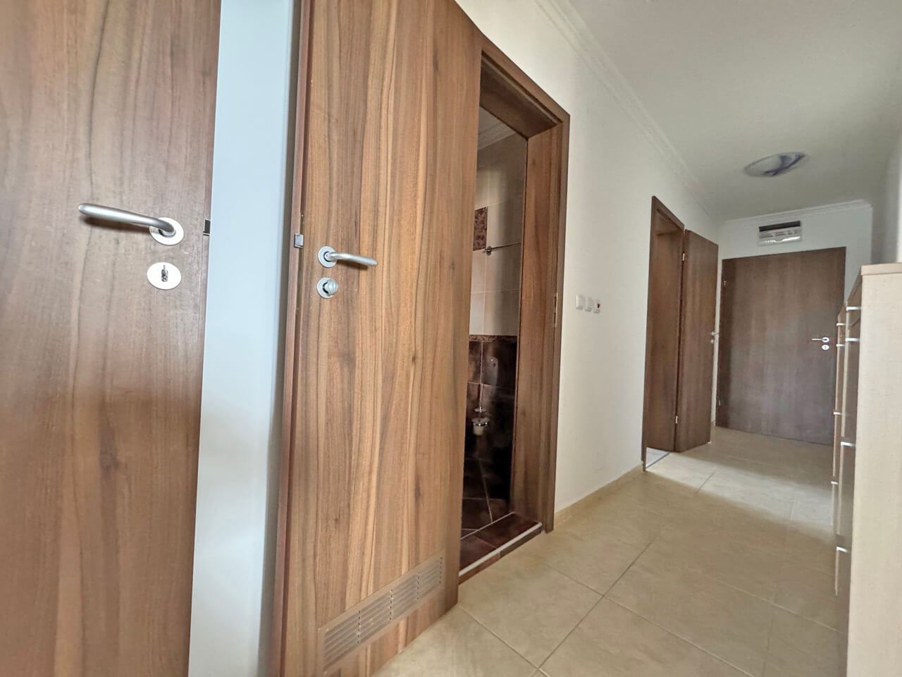 Przestronne mieszkanie z 2 sypialniami w butikowym kompleksie kilka metrów od morza w Sveti Vlas