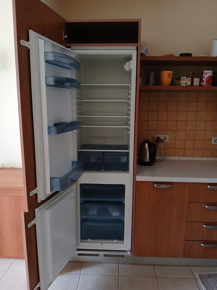 Atrakcyjny apartament z jedną sypialnią przy samej plaży w Pomorie – komfort, baseny i strefa SPA