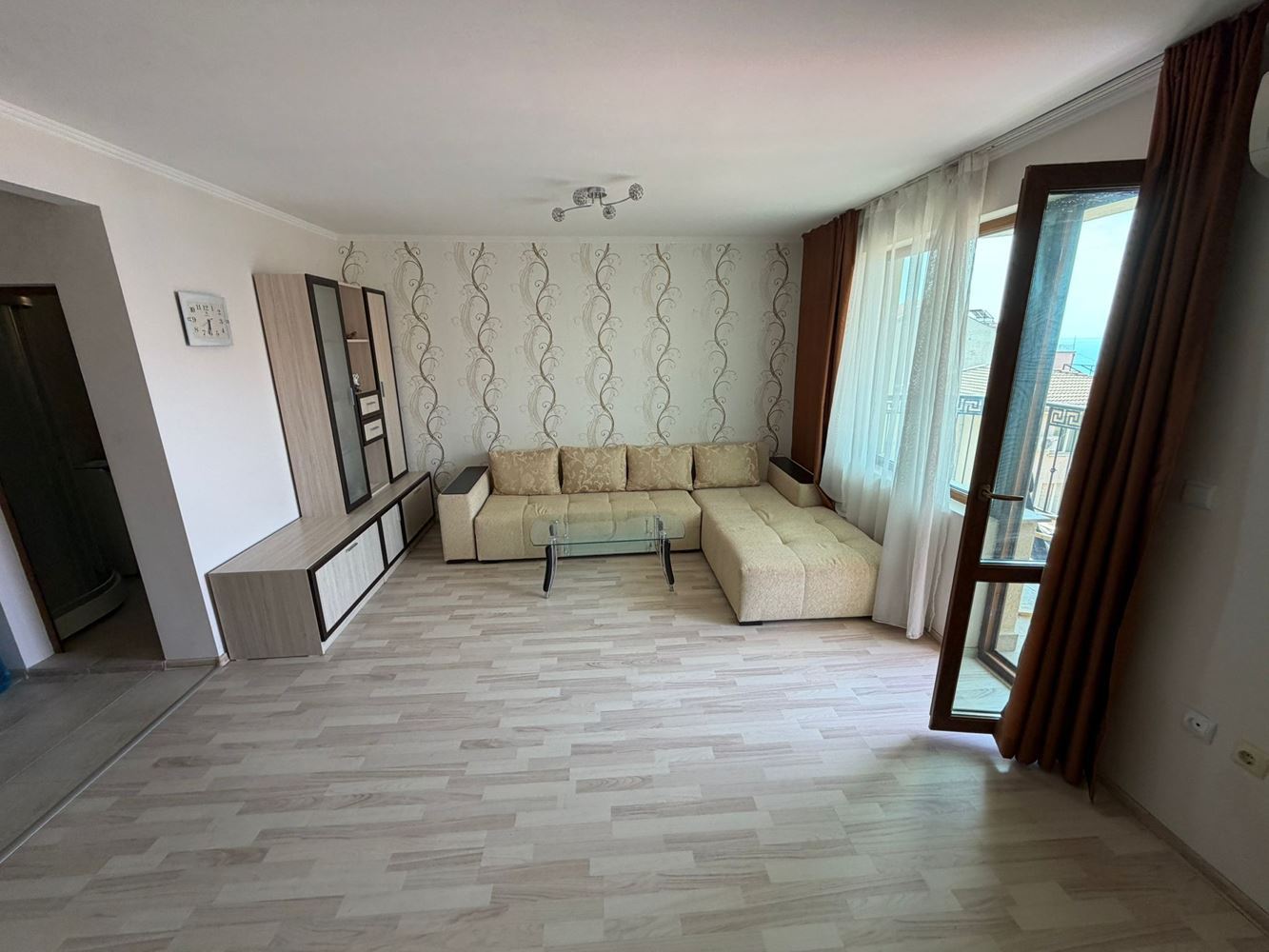 Święty Włas: wyjątkowo przestronne studio z panoramicznym widokiem na morze