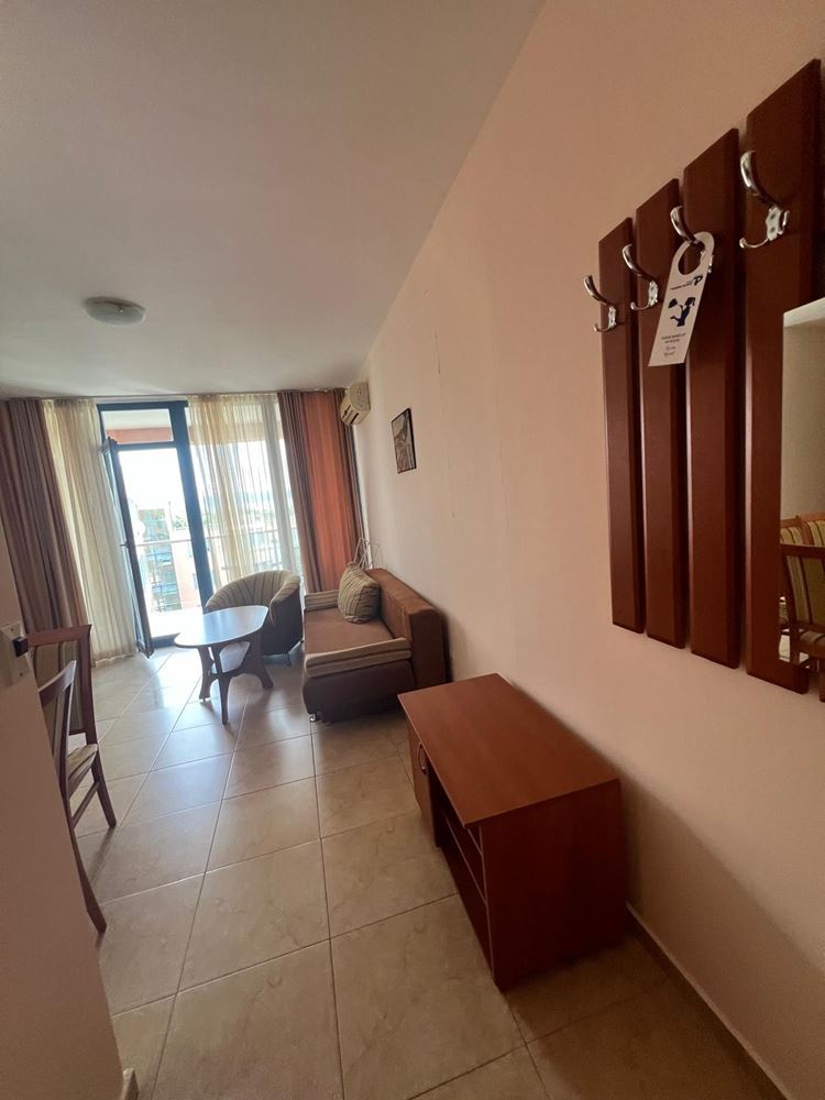 Przestronny apartament z jedną sypialnią w Słonecznym Brzegu z widokiem na basen