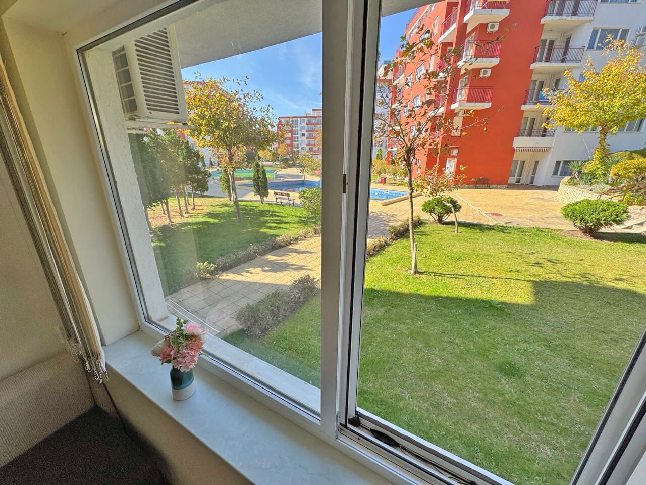 Urocze studio w pierwszej linii brzegowej w Sweti Własie – imponujący kompleks z licznymi basenami i innymi udogodnieniami