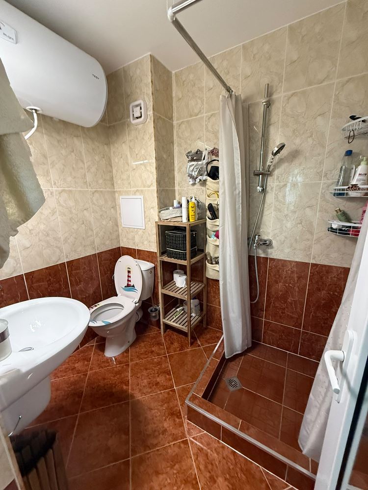 Frontowy widok na morze – przestronne mieszkanie z jedną sypialnią w pierwszej linii brzegowej w Pomorie