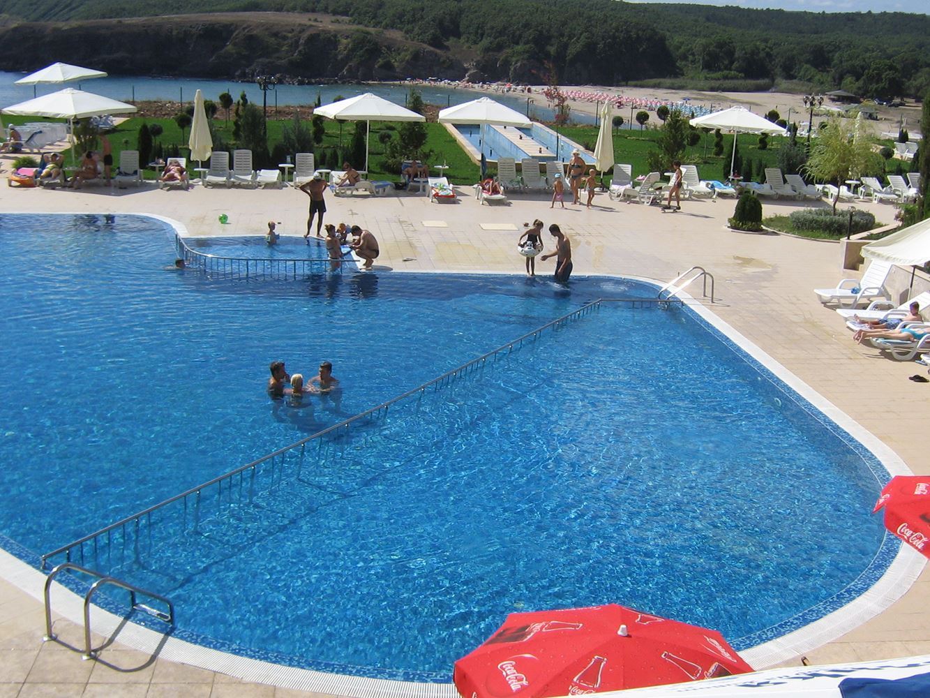 Pierwsza linia do plaży Butamyata! Umeblowany apartament z jedną sypialnią i częściowym widokiem na morze w Sinemorec