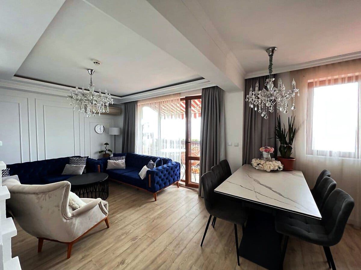 Komfortowy dwupoziomowy apartament z dwiema sypialniami i panoramą morza w Sveti Vlas – nieruchomość w prestiżowej lokalizacji z imponującym widokiem