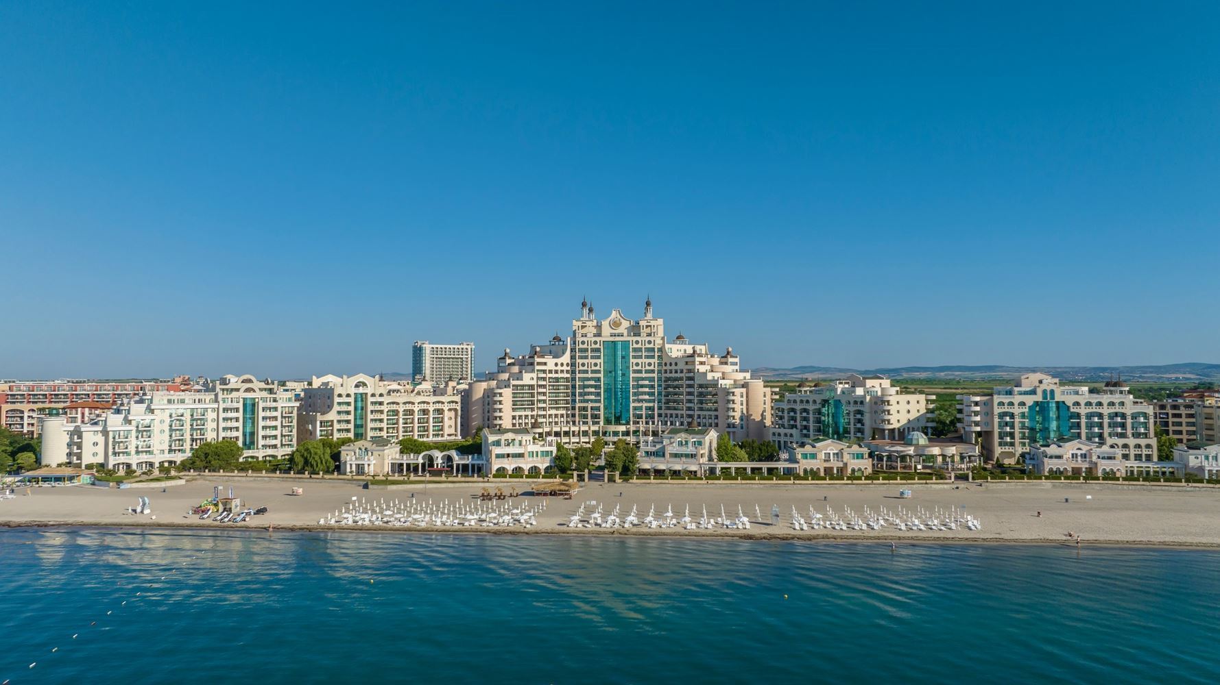 Luksusowe mieszkanie z jedną sypialnią w pierwszej linii brzegowej w Pomorie – wśród zieleni i atrakcji wodnych