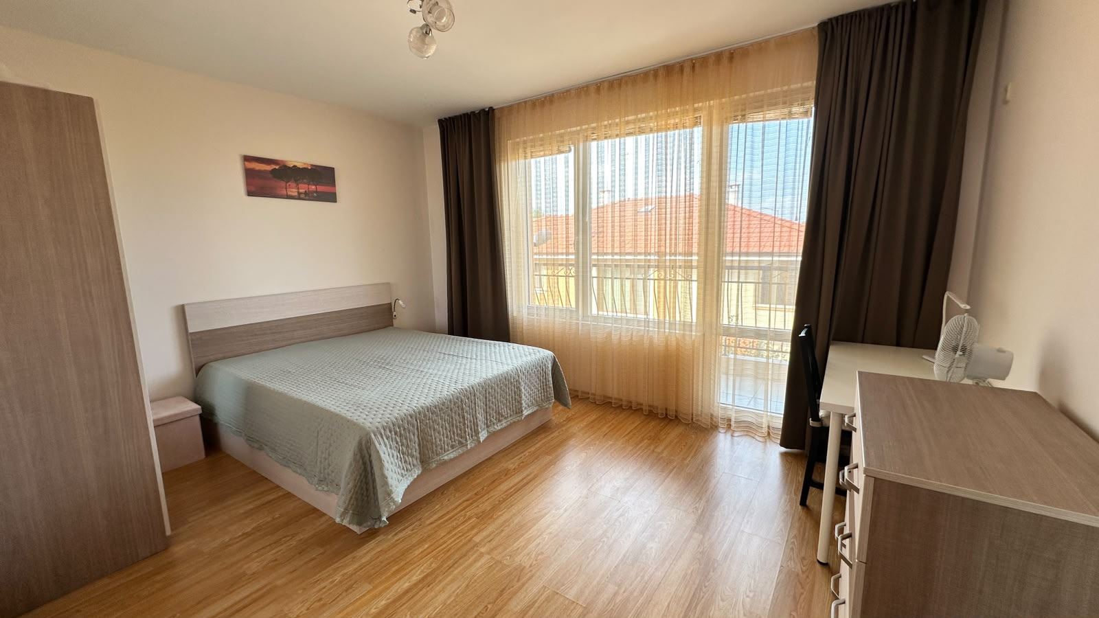 Jasny apartament z dwiema sypialniami w spokojnej części Nessebaru z niską opłatą za utrzymanie