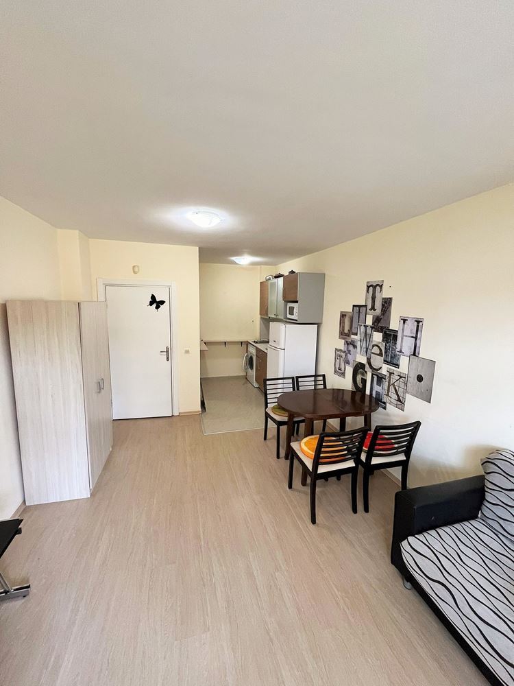 Słoneczne i przestronne mieszkanie dwupokojowe w Słonecznym Brzegu – w pełni umeblowane z doskonałą infrastrukturą kompleksu