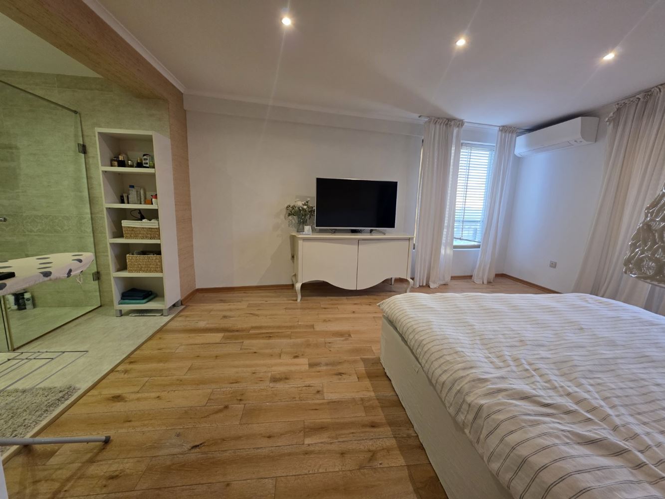 Nessebar: luksusowe mieszkanie z dwiema sypialniami i panoramicznym widokiem na morze – 183 m² przestrzeni, komfortu i stylu