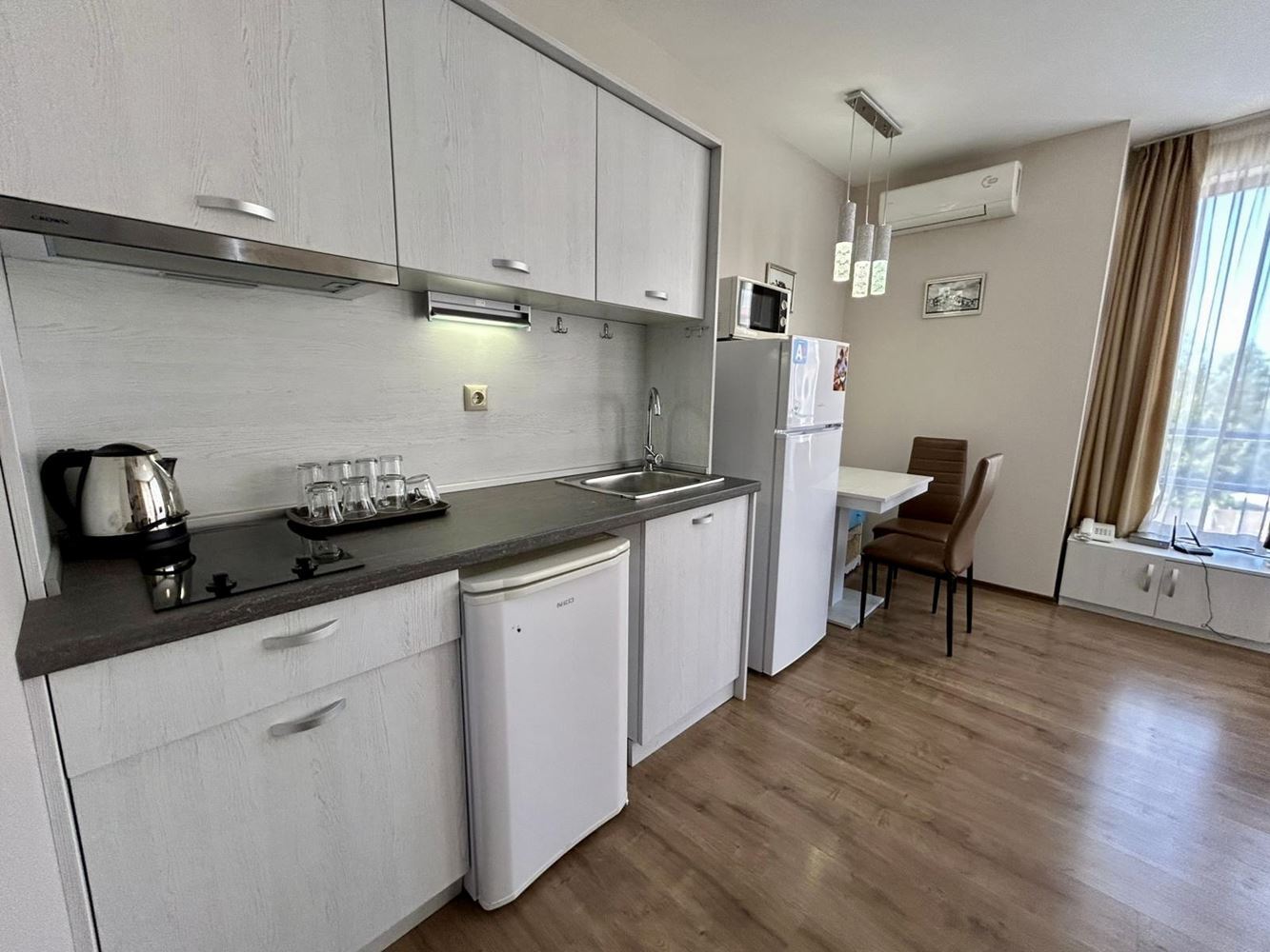 Przytulny apartament z jedną sypialnią z widokiem na basen i tereny zielone w świetnym kompleksie w Słonecznym Brzegu