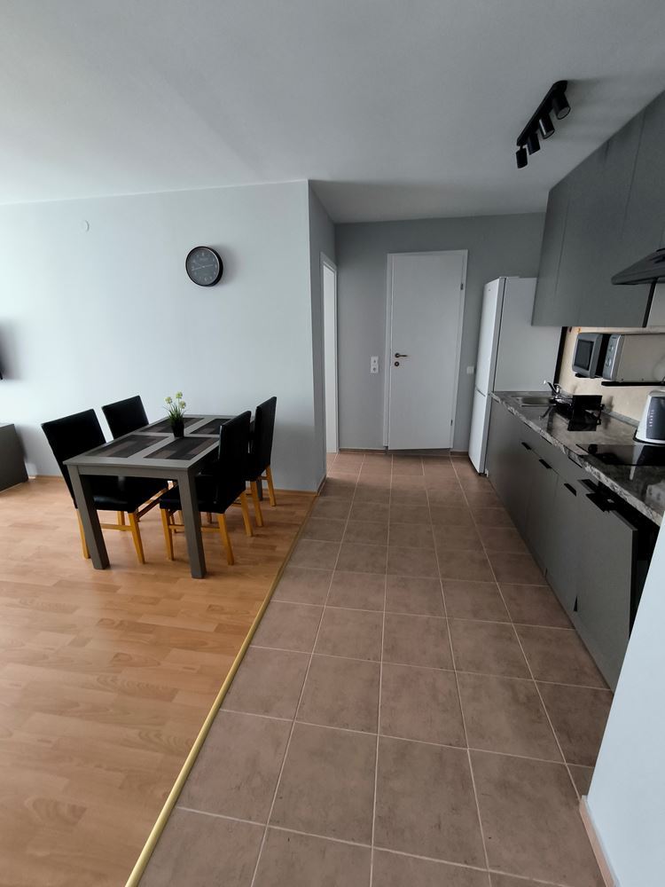 Luksusowy apartament z jedną sypialnią w pierwszej linii brzegowej w Świętym Własie
