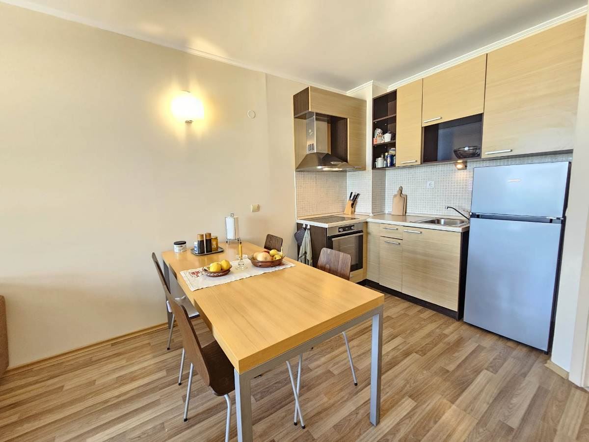 Luksusowy apartament z trzema sypialniami na pierwszej linii brzegowej w Obzorze – panoramiczny widok na morze i góry