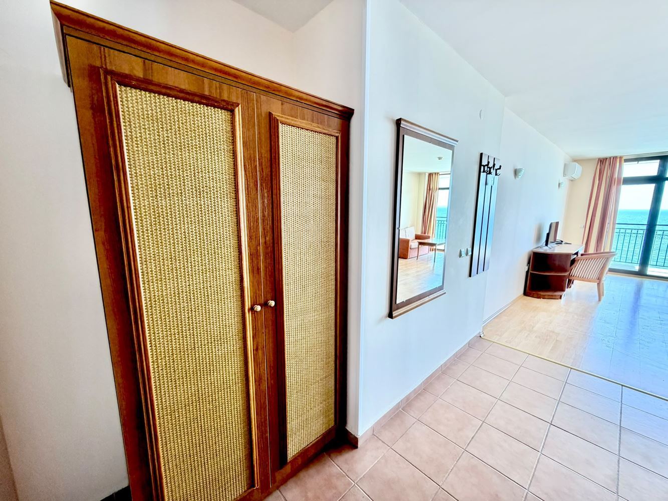 Apartament z jedną sypialnią z panoramicznym widokiem na morze w pierwszej linii brzegowej w Świętym Własie