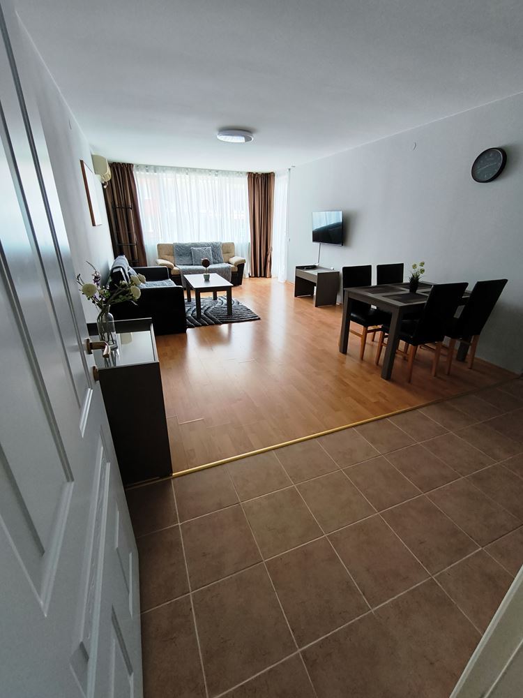 Luksusowy apartament z jedną sypialnią w pierwszej linii brzegowej w Świętym Własie