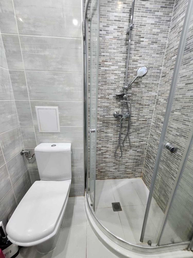 Apartament z dwiema sypialniami z widokiem na basen w Sveti Vlas – komfort, styl i doskonała lokalizacja