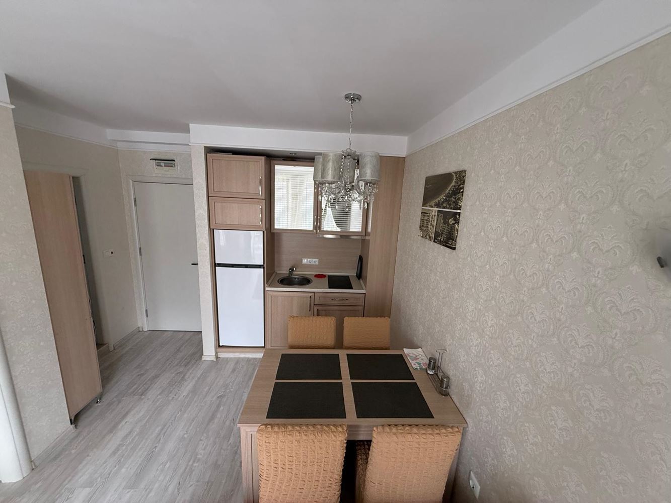 Apartament z jedną sypialnią w luksusowym kompleksie w Słonecznym Brzegu z imponującymi basenami i strefami wypoczynku
