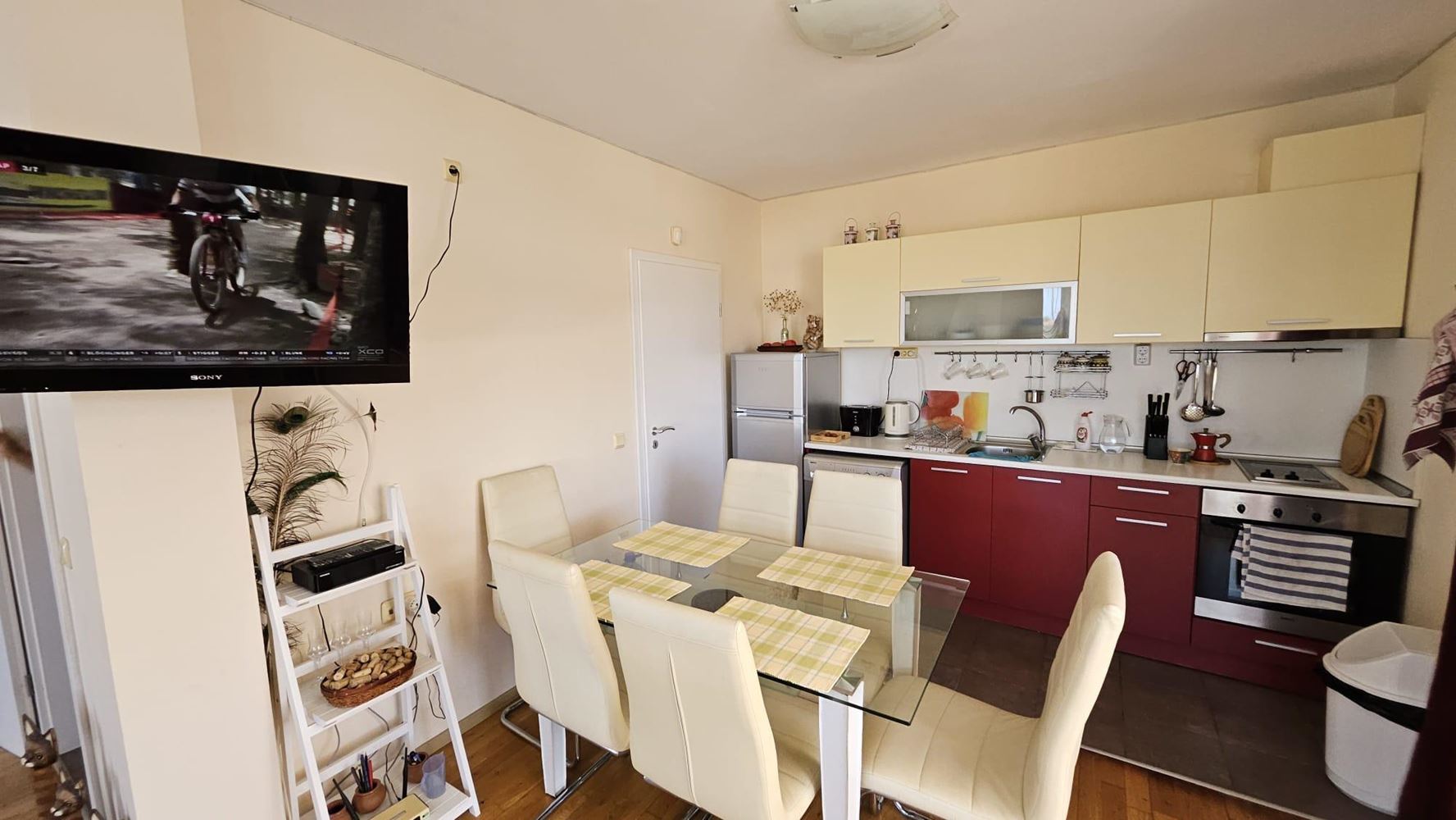Apartament z dwiema sypialniami w pierwszej linii brzegowej w Kiten z panoramicznym widokiem na morze i imponującymi tarasami