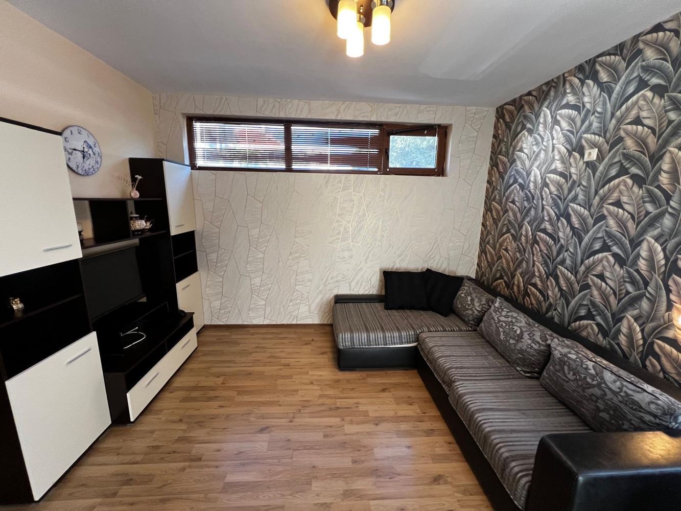 Przytulny apartament z jedną sypialnią w Sarafowie – prywatne wejście, bez opłaty za utrzymanie, idealny do całorocznego zamieszkania