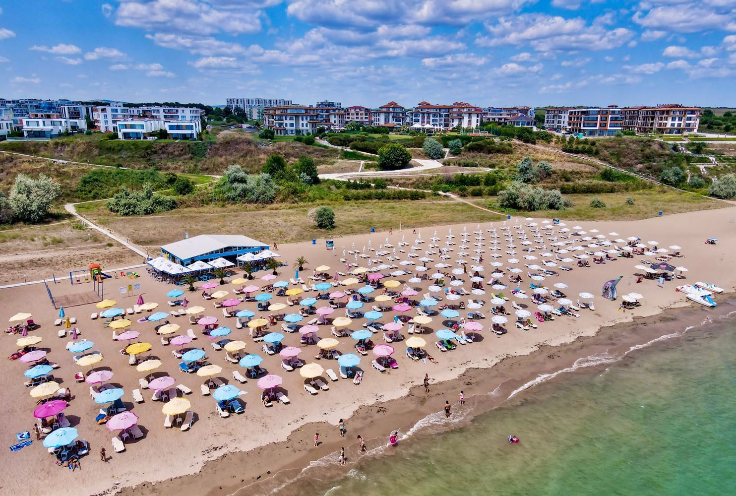 Apartament z prywatnym ogródkiem 100 m od morza w Sarafowie – nowa inwestycja, przed Aktem 15