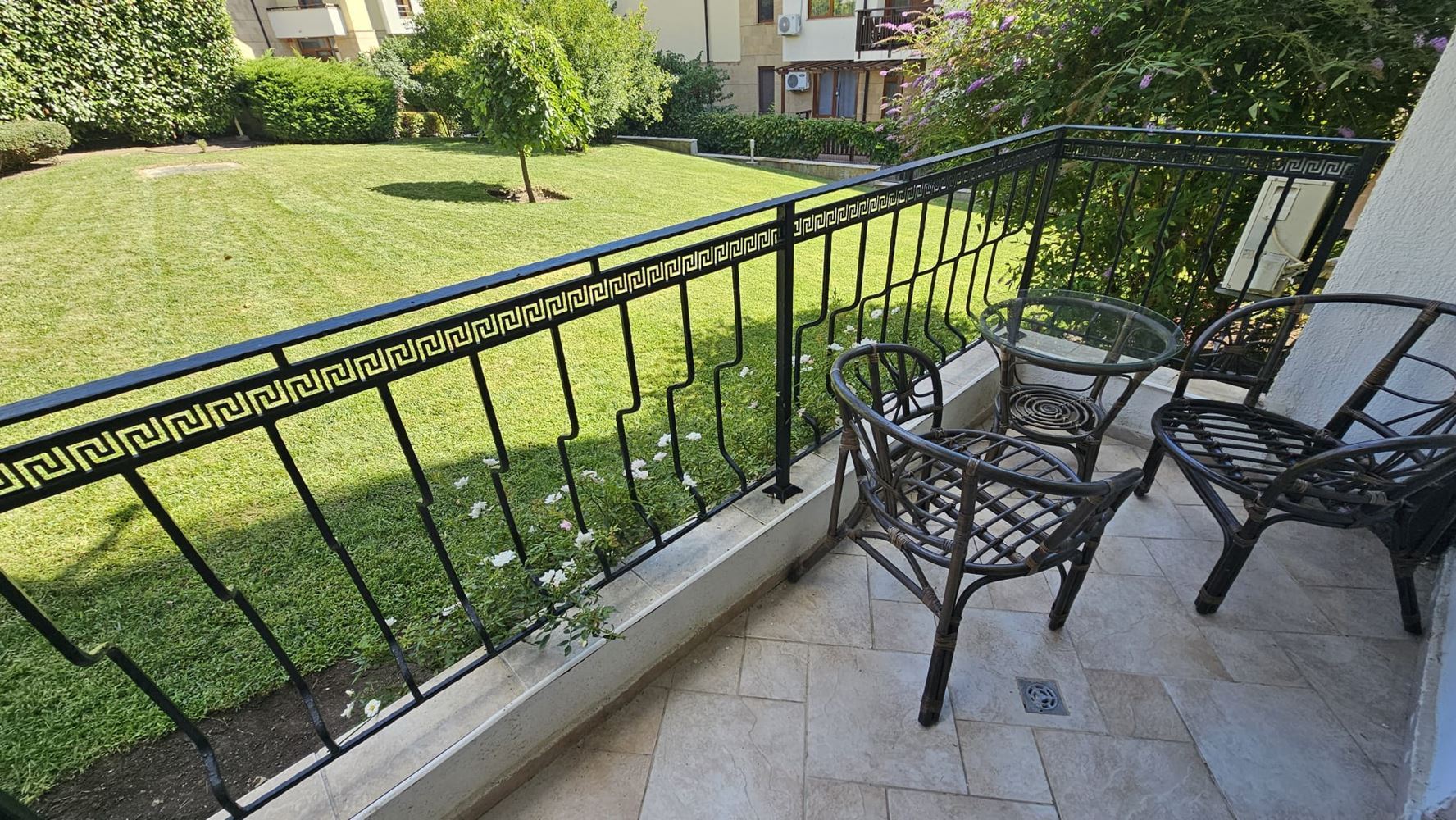 Nieruchomość przy samej plaży – przytulny apartament z jedną sypialnią w Sweti Włas