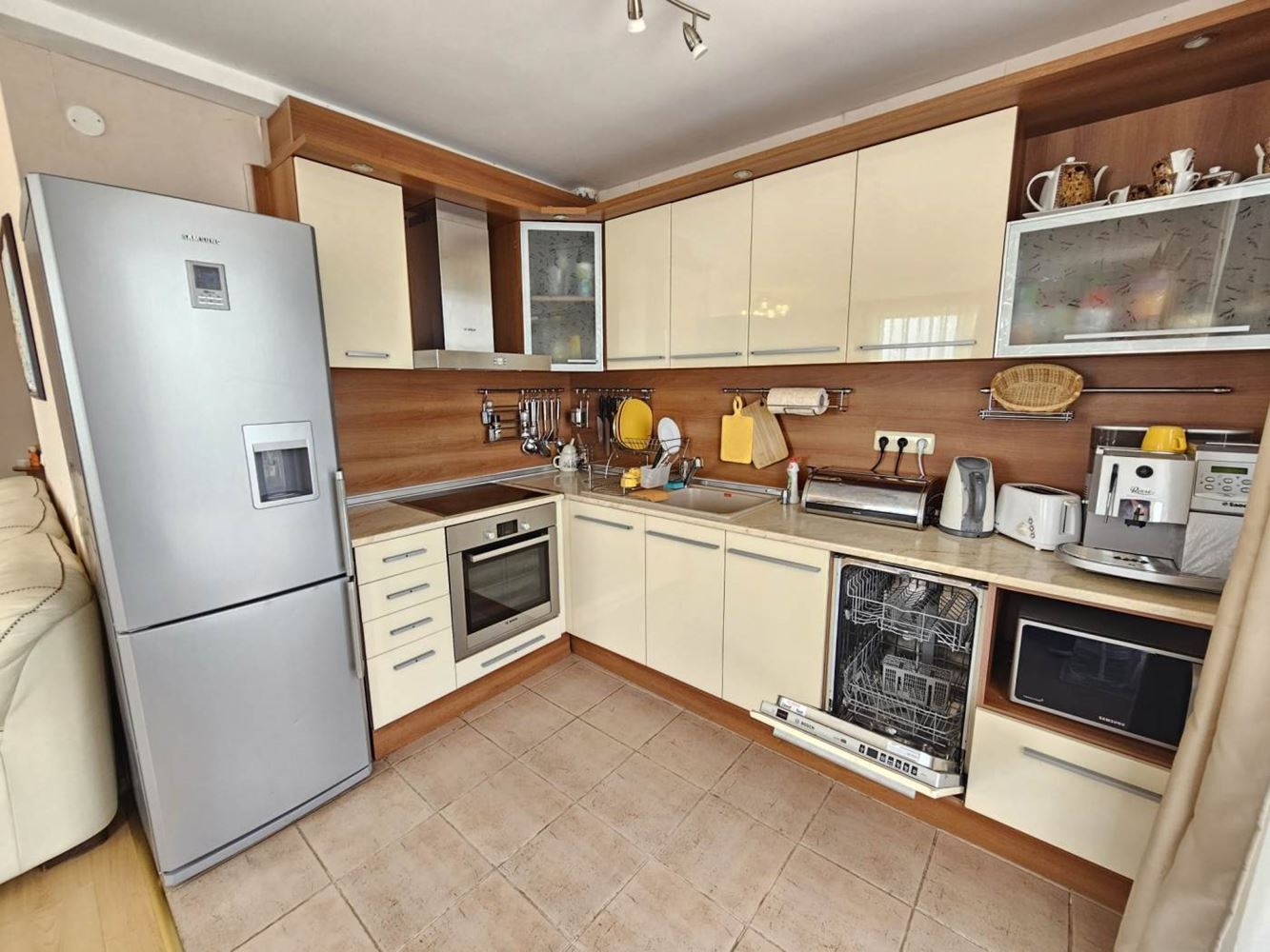 Święty Włas – apartament z trzema sypialniami z bezpośrednim panoramicznym widokiem na morze w kompleksie przy samej plaży