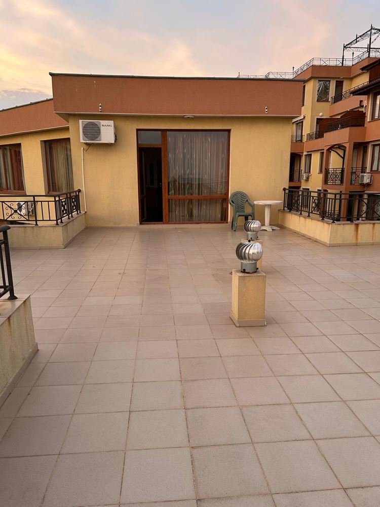 Przestronny apartament z dwiema sypialniami i panoramicznym widokiem na morze w Sveti Vlas