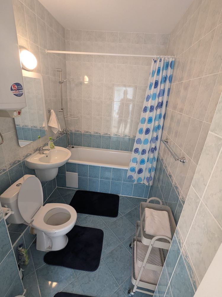 Przestronne mieszkanie z dwoma sypialniami i frontalną panoramą morza w kompleksie w Rawdzie