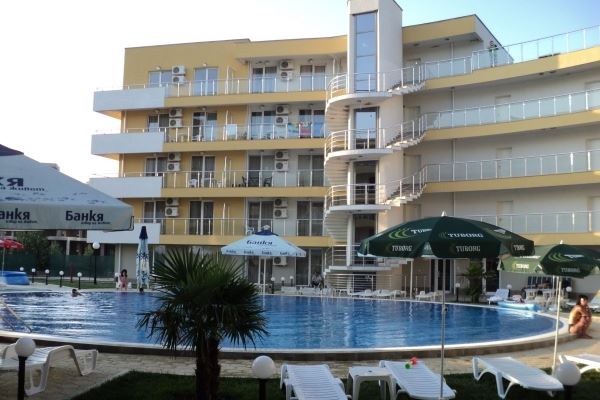 Dwupokojowe mieszkanie przy pierwszej linii z widokiem na morze w Carewie – luksus, spokój i wyjątkowa lokalizacja