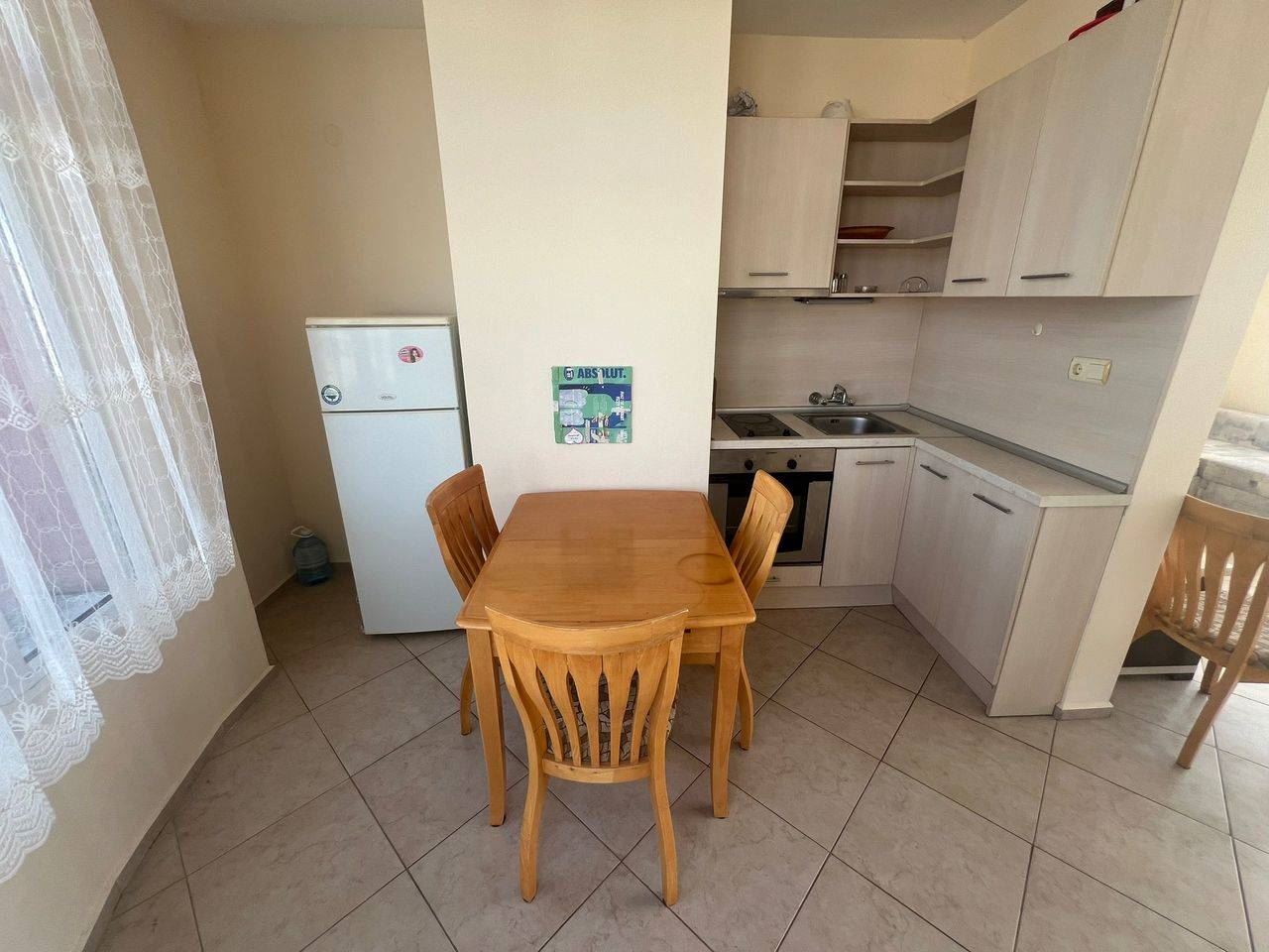 Przestronne mieszkanie z jedną sypialnią w Słonecznym Brzegu – komfort i przestrzeń w dobrze utrzymanym kompleksie