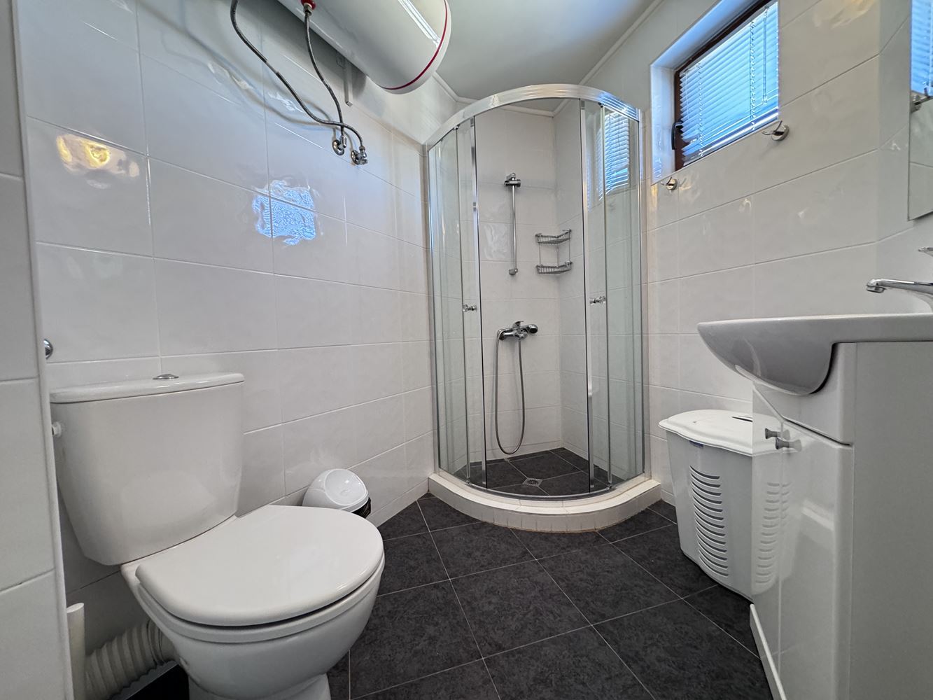 Przestronny apartament z jedną sypialnią w kompleksie z basenem w Rawdzie – doskonały wybór do zamieszkania lub jako inwestycja