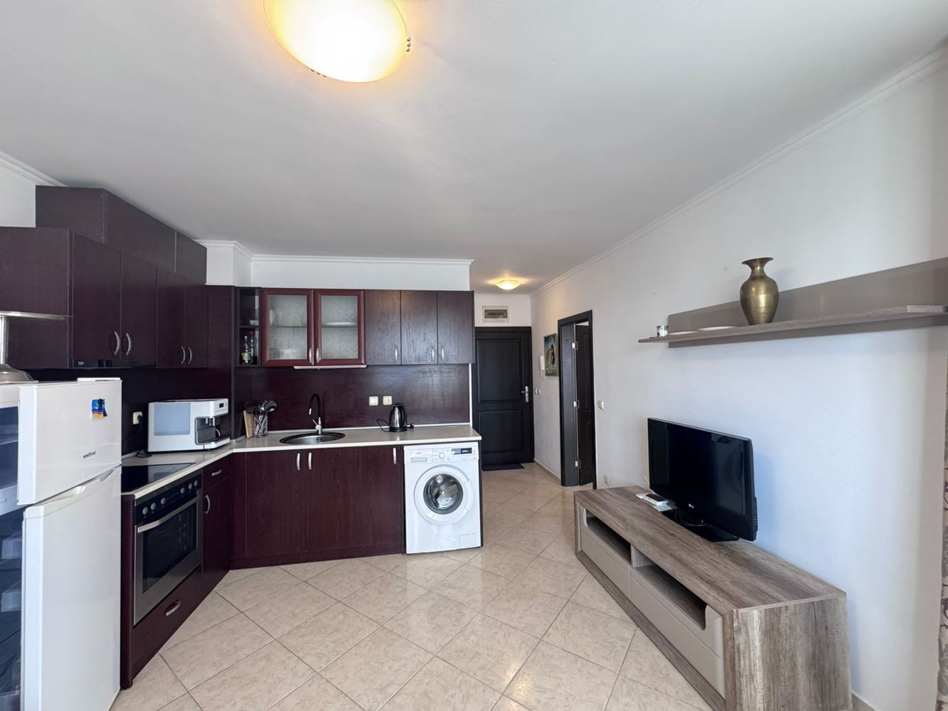Apartament z jedną sypialnią w zamkniętym kompleksie w Aheloju – w pełni umeblowany i gotowy do zamieszkania