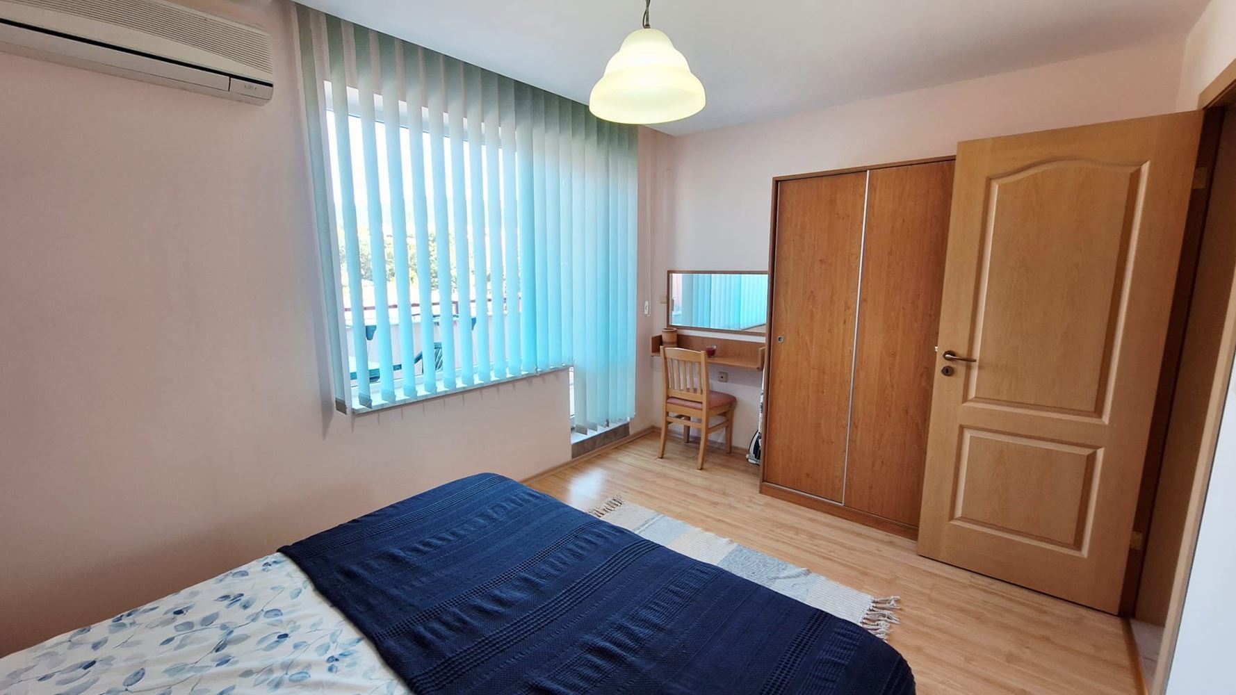Zaledwie kilka kroków od morza – przytulny apartament z dwiema sypialniami przy wjeździe do Świętego Własu