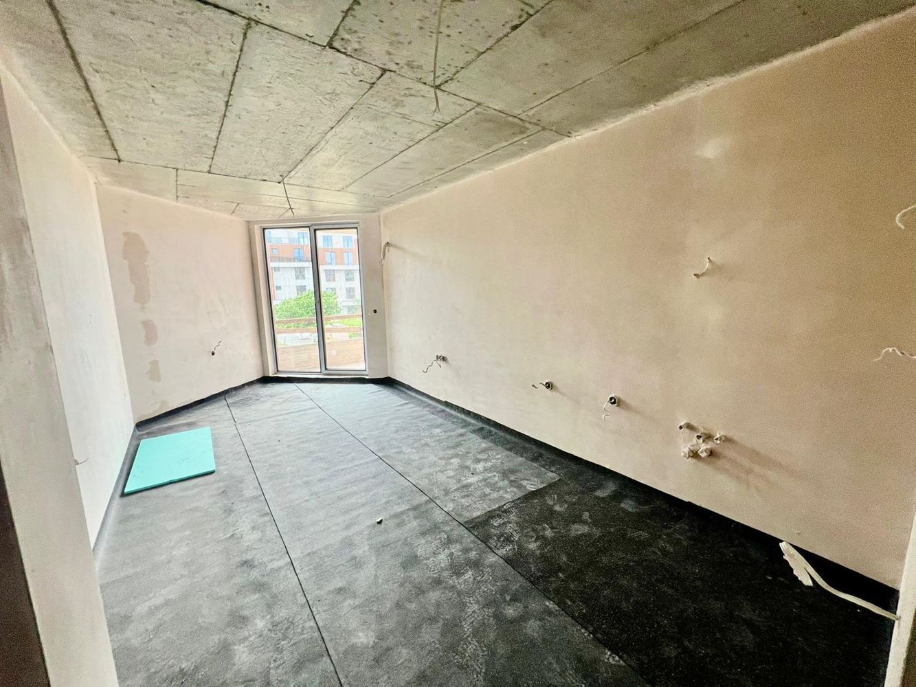 100 metrów od morza w Sarafowie – nowe studio w kompleksie z przestronnymi terenami zielonymi