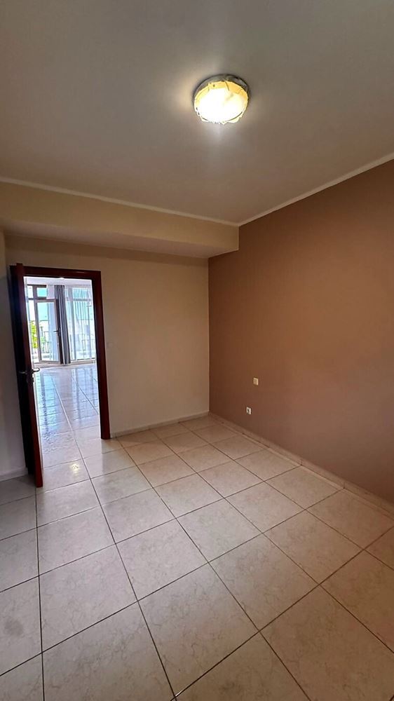 Trzypokojowy apartament z widokiem na morze w prestiżowym kompleksie w Świętym Własie