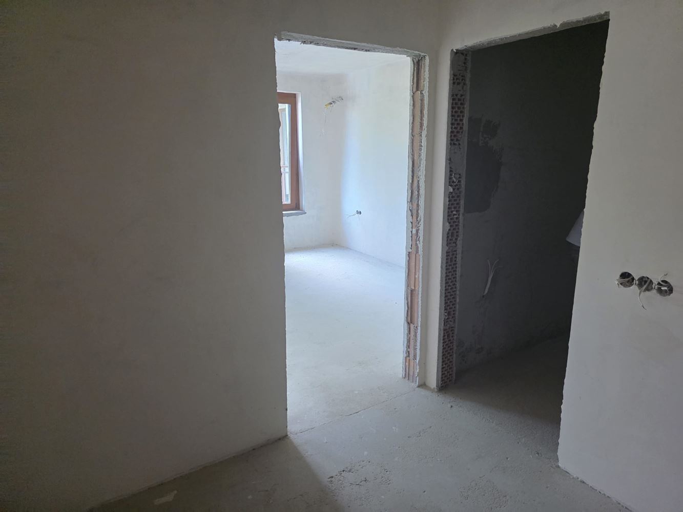 Przestronny apartament z dwiema sypialniami i widokiem na morze w kompleksie niedaleko Sozopolu – komfort, natura i cisza w jednym