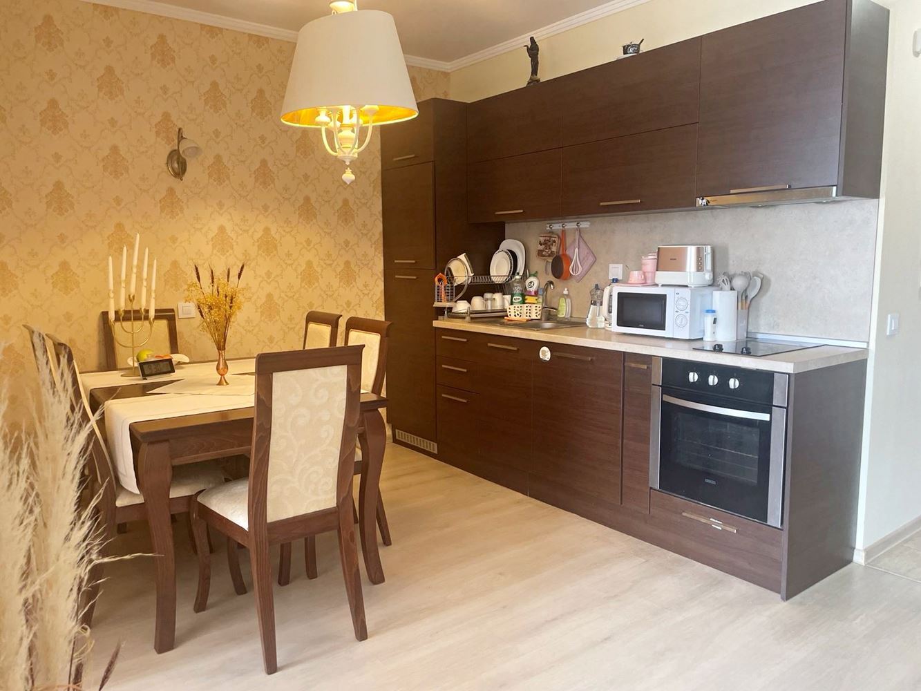 Przestronny apartament z dwiema sypialniami 100 metrów od plaży w Nesebyrze