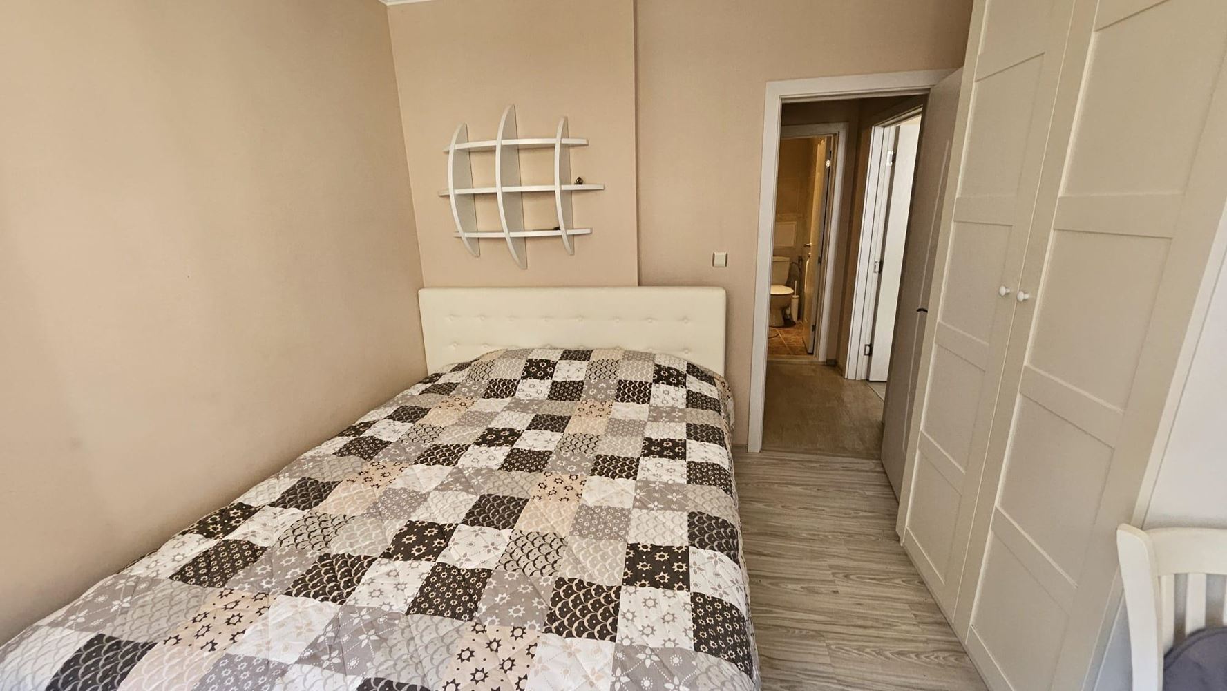 Nadmorski komfort w Nesebyrze – apartament z jedną sypialnią kilka kroków od plaży, bez opłaty za utrzymanie