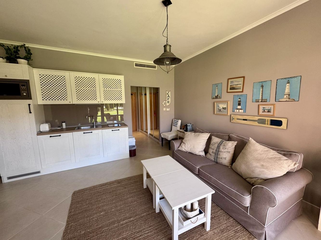  Luksusowe mieszkanie z jedną sypialnią w prestiżowym kompleksie pierwszej linii – komfort, styl i nieskończone udogodnienia